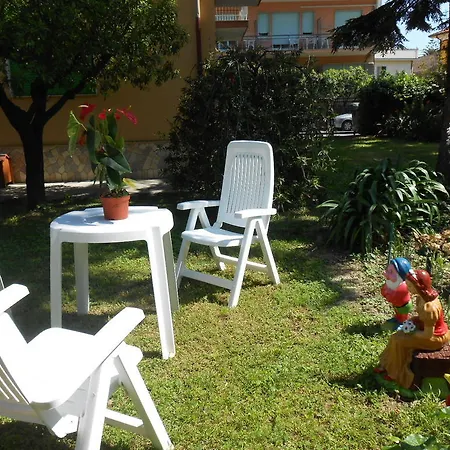 Casa Delfino فندق دْيانو مارينا